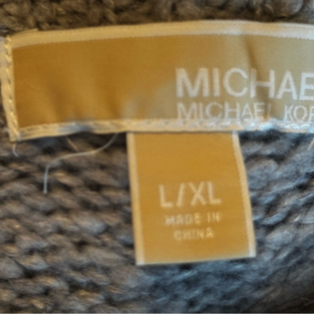 Michael Kors Gray Wool blend Poncho with Detachable Faux Fur Collar - Picture 6 of 7
